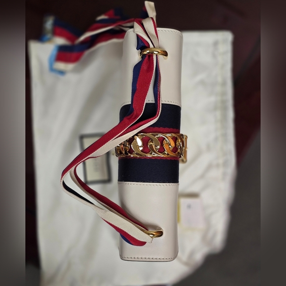 GUCCI Sylvie Series Satchel - Picture 4 of 10